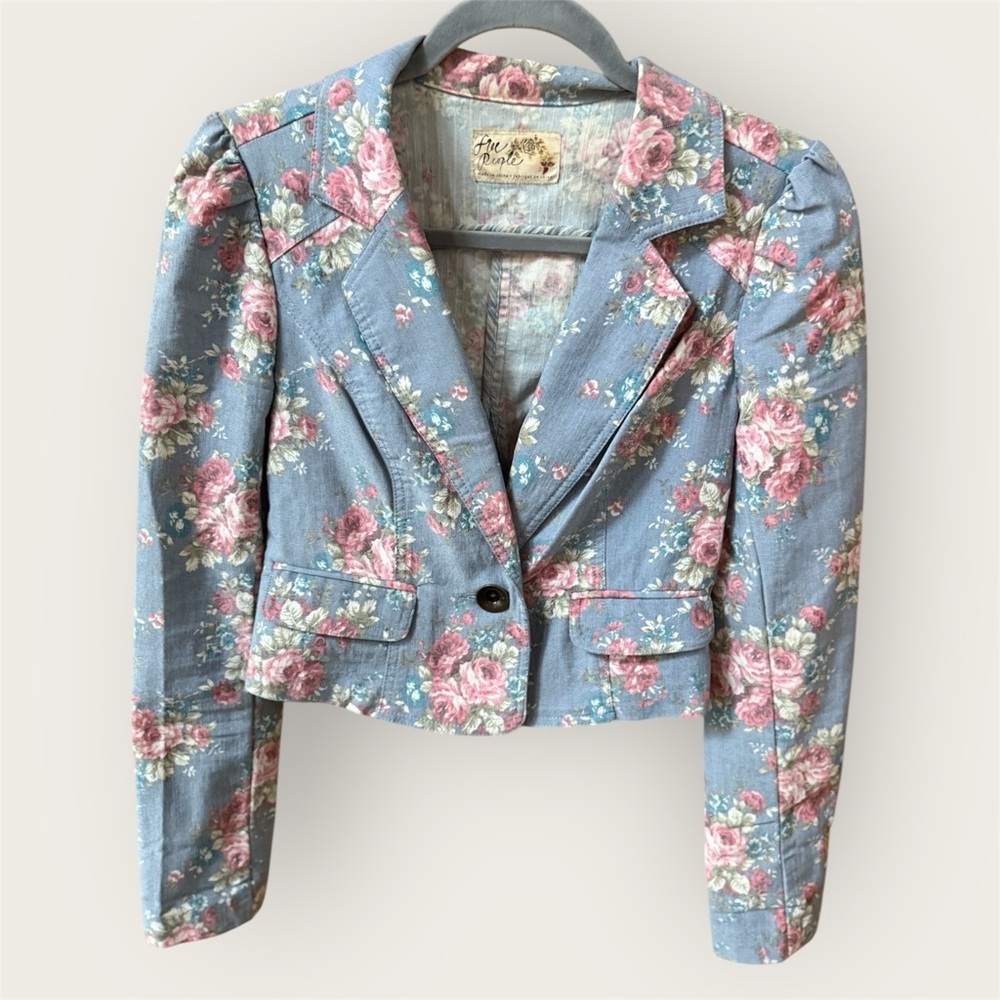 Free People Romantic Floral Crop Blazer pink and roses blue base EUC